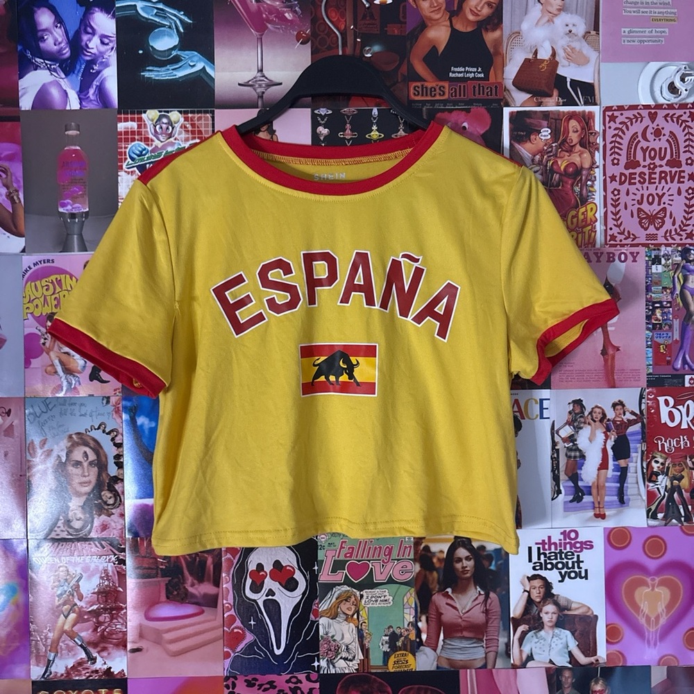 SHEIN Yellow and Red España Graphic Tee